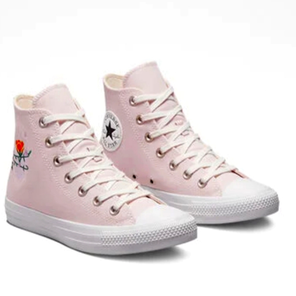 New! Converse Size 7, Chuck Taylor All Star Embroidered Crystals in Barely Rose
